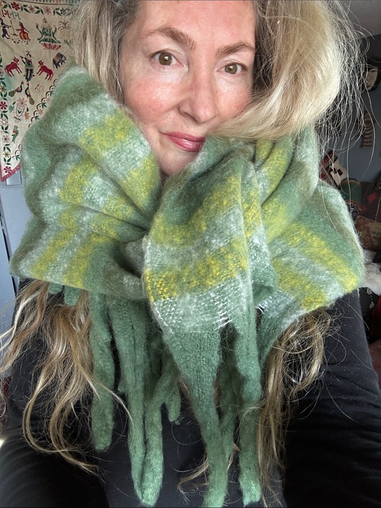 Accessories - Cozy Green Mohair-Blend Fringe Scarf - Green